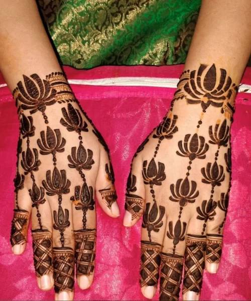 Line Of Lotuses For This Arabic Mehendi Design
